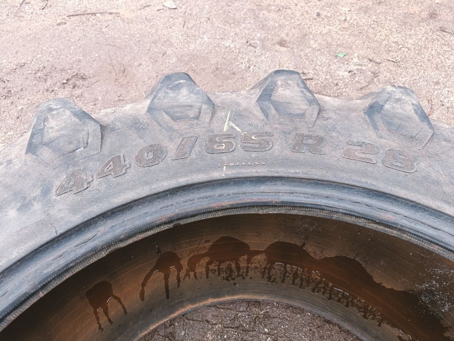 Pneu trator usado r28