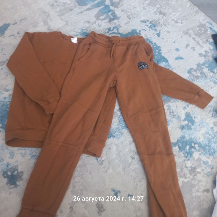 Лёгкий спортивный костюм