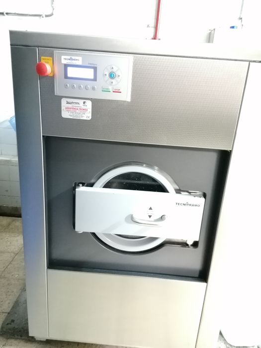 Máquina de lavar roupa industrial / self service lares e Residências