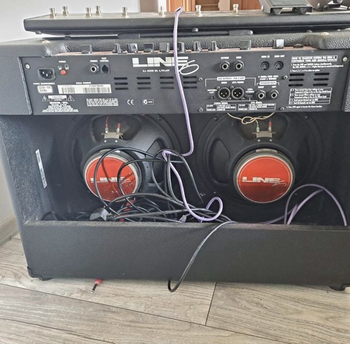 Line 6 Flextone 2x12 + Line 6 Floor Board - zestaw gitarowy