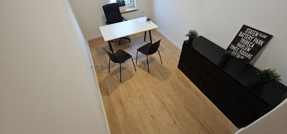 Gabinet, biuro, punkt przyjęć interesantów
