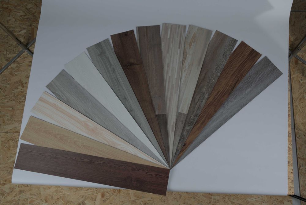 НОВИНКА!!! ВІінілова плитка на клейовій основі під ламінат!