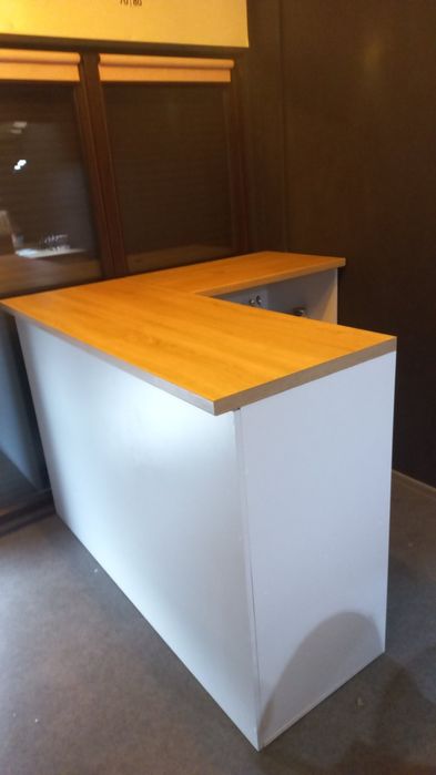 Барна стійка для кав'ярні