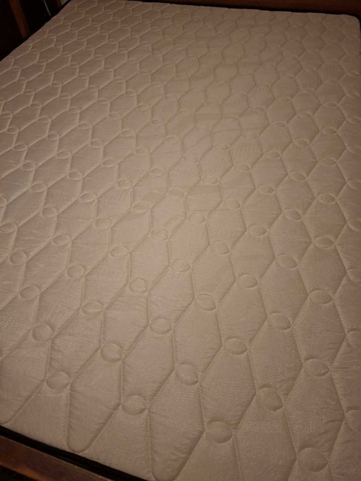 Colchão 195x150 com muito pouco uso
