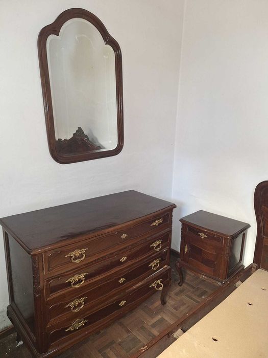 Mobília de Quarto de Casal (Cerejeira)
