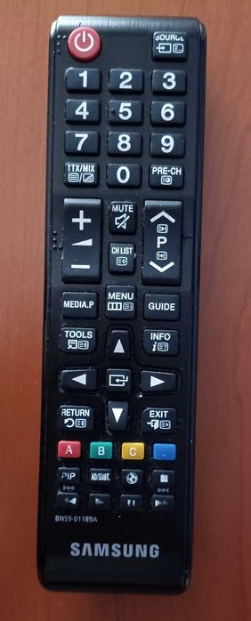 Televisão / Monitor Samsung com suporte de parede incluído.