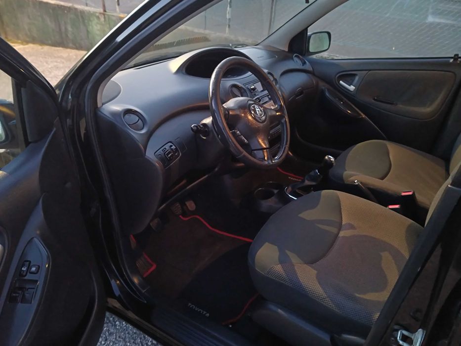 Toyota Yaris 1.0 VVT-i.69CV.Como Novo! 144.589Kms!Negociável-URGENTE!