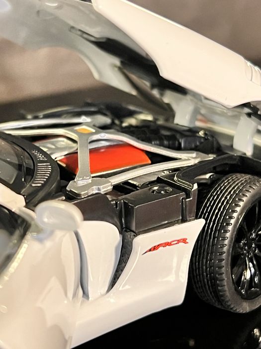 Модель у стилі Dodge Viper ACR