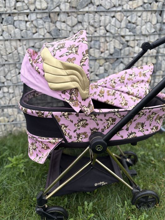 Gondola Jeremy Scott