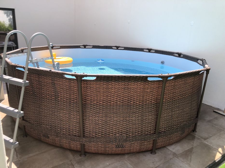 Piscina Desmontável Bestway Steel Pro MAX Como Nova