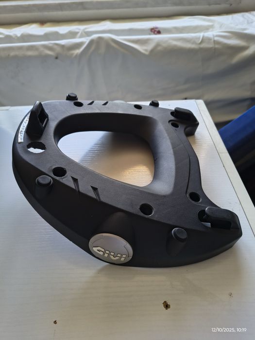 Top case Givi V46 + base monokey