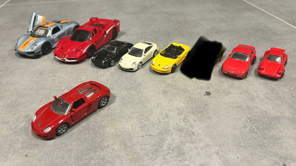 Zestaw resoraków Porsche i Ferrari - sportowe klasyki, 9 szt.