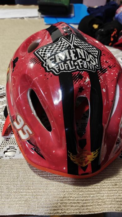 Kask rowerowy mcqueen