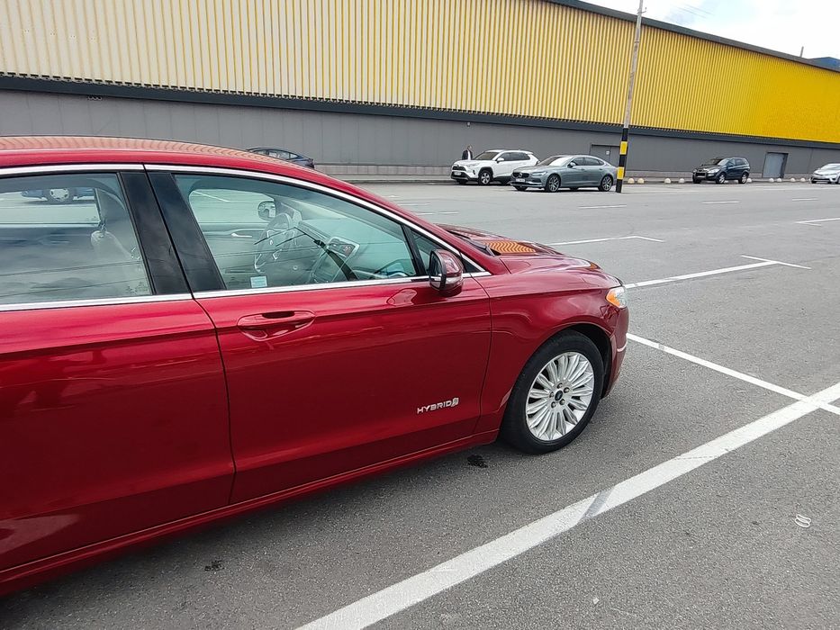 Продам Ford Fusion  2014