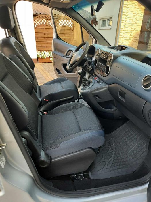 Smochód Peugeot Partner TEPEE