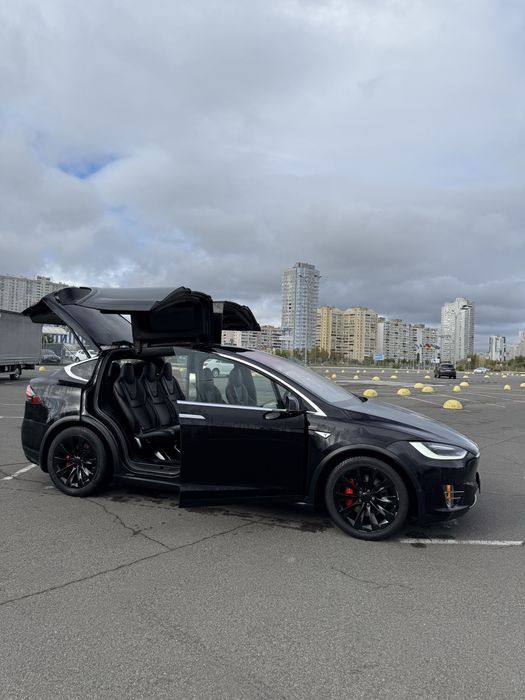 Тесла модел х 84км родного пробега