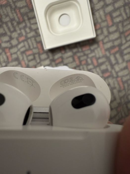 Наушники Apple AirPods 3 with MagSafe Charging Case