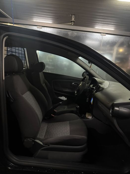 Carrinha Seat Ibiza 6L preta 2008