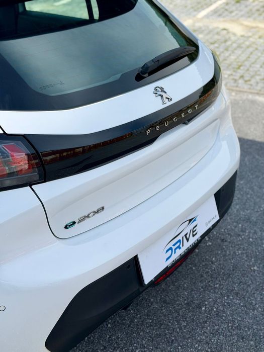Peugeot e-208 Active