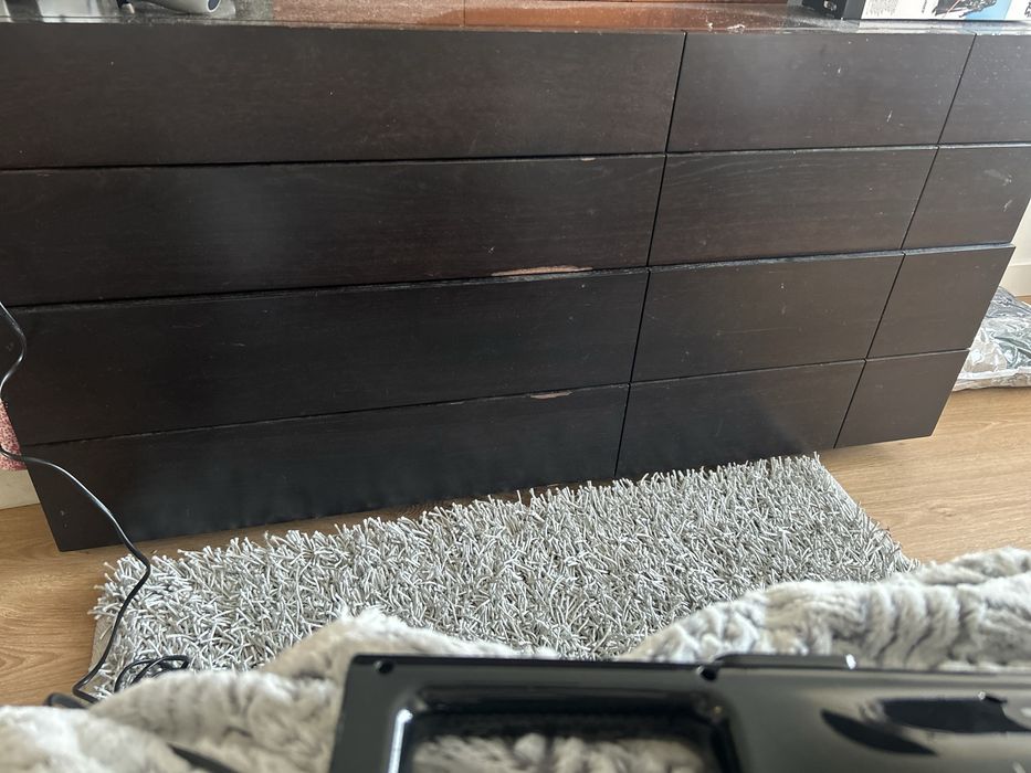 Comoda com 5 gavetas não é do ikea