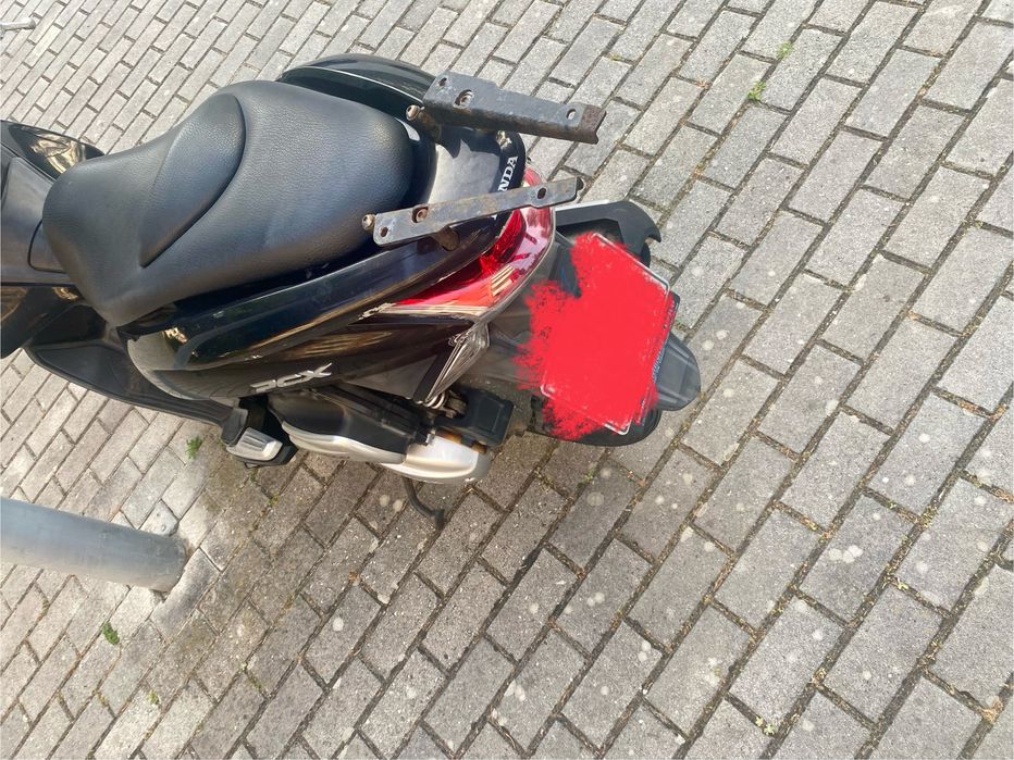 Honda PCX 125 (pneus novos)