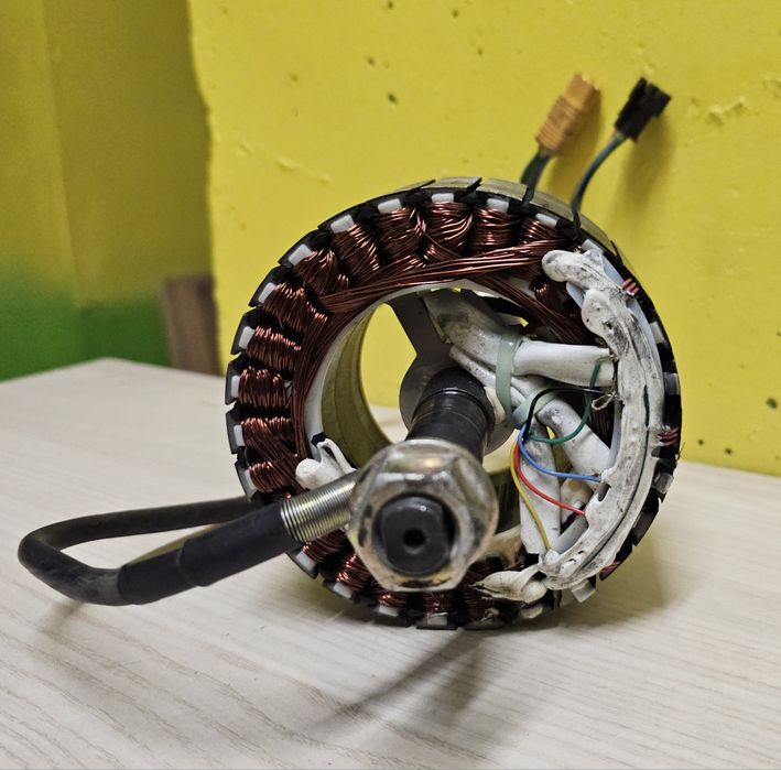 Stojan silnik G2 Master KuKirin z kablem