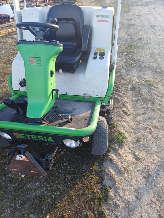 Kosiarka traktorek ETESIA Hydro 124D diesel 
Silnik