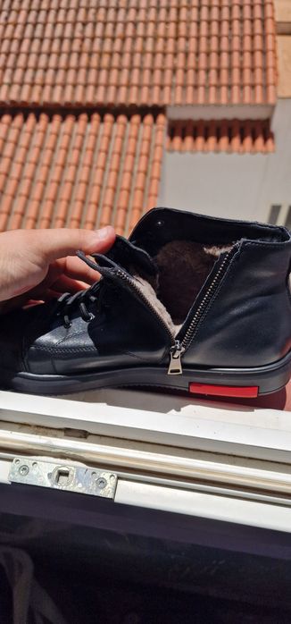 Botas em pele - pretas