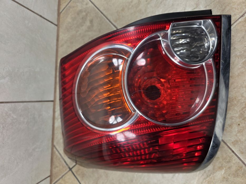 Toyota Avensis T25 hatchback lewy tył wysyłka OLX