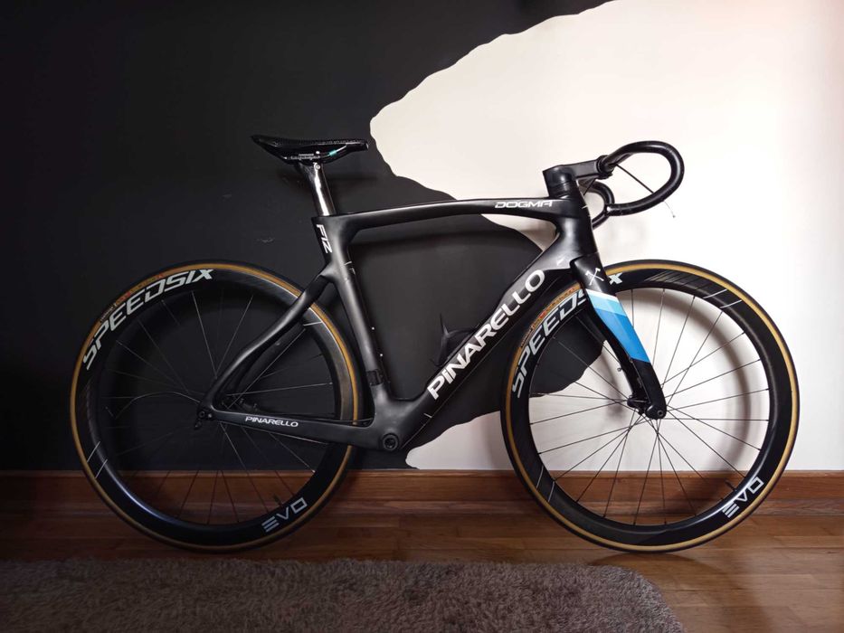 Rodas 28 carbono Speedsix Evo 45 + pneus