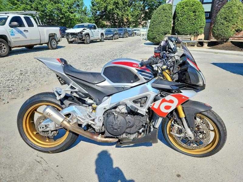 Aprilia Tuono V4 1100 Factory