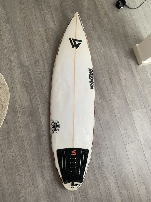 razman surfboard 5’10 25,6L