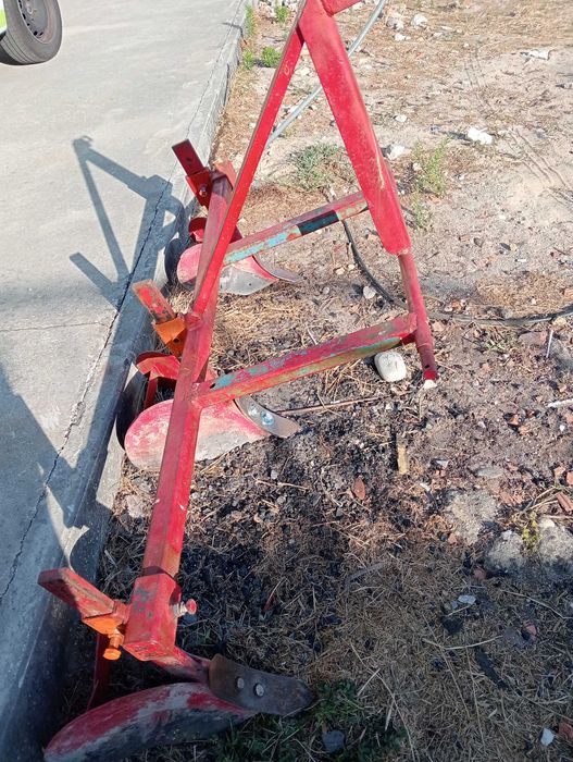 Abre regos para trator com 1,5 metro