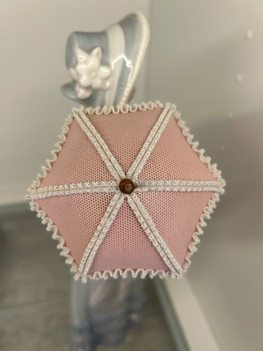 Lladró 4879 senhora com guarda sol