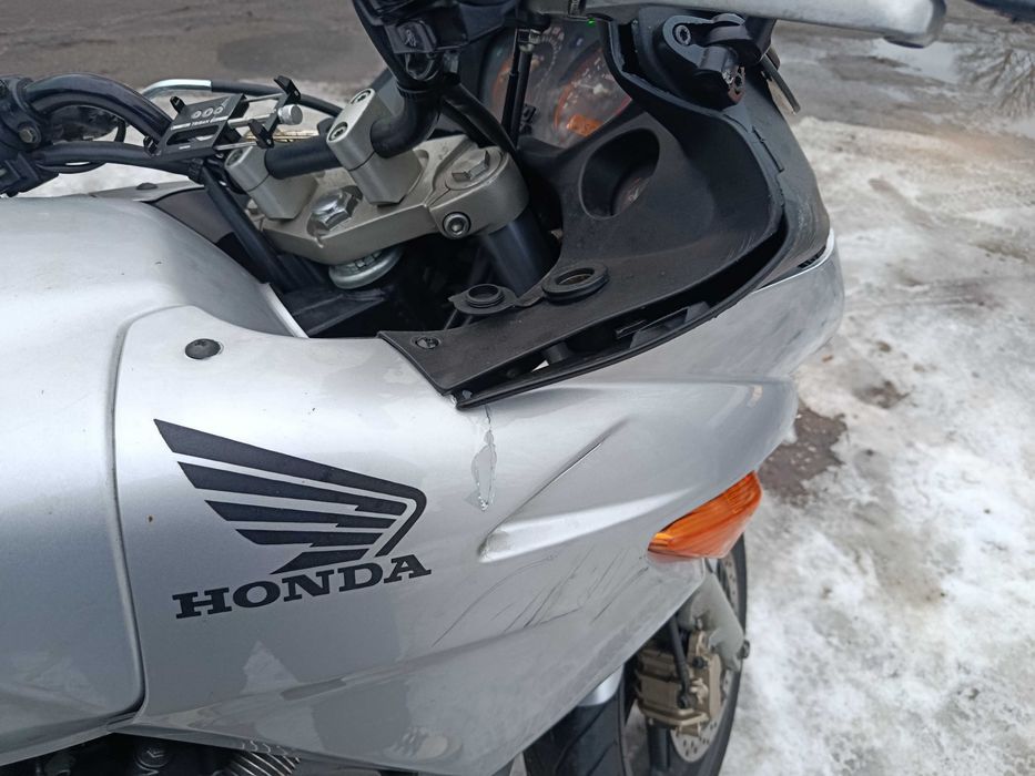 Honda Cbf600s 2004 przeczytaj opis.