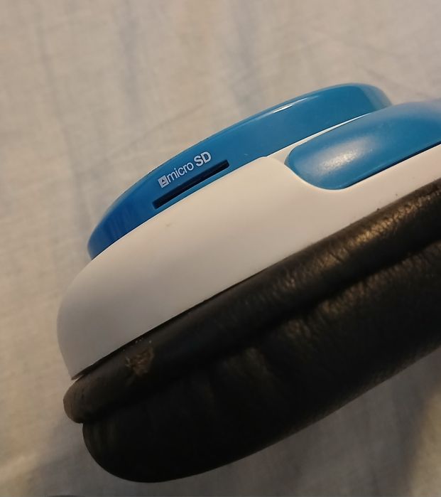 Fones com entrada de Cartão USB