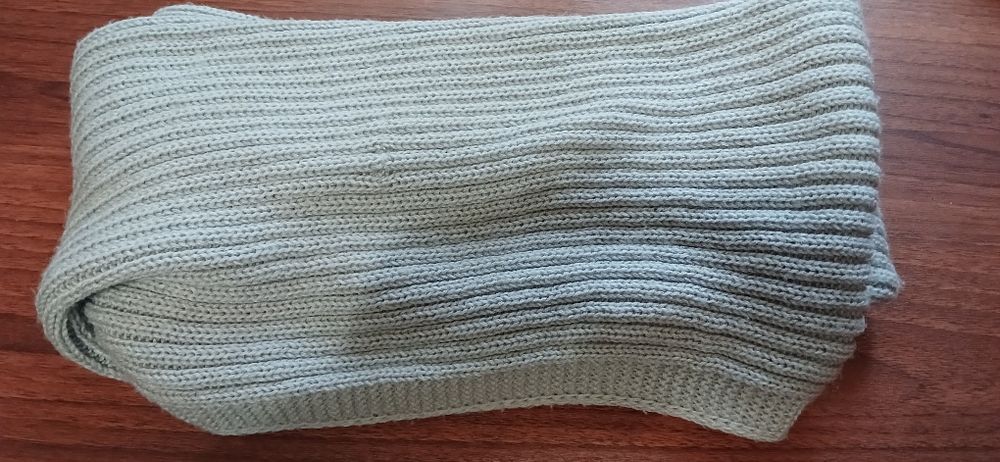 Шарф-хомут та два берети