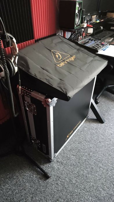 Mikser cyfrowy Behringer x32 compact