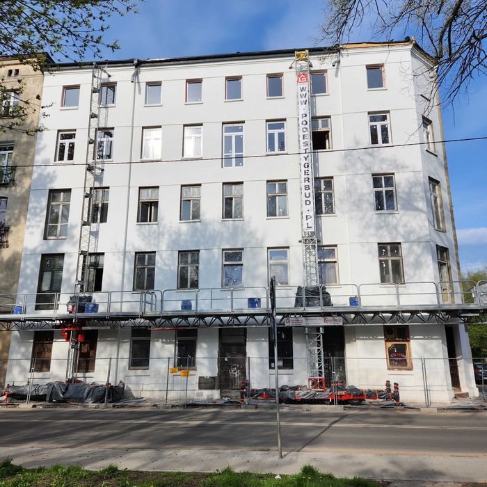 Podest Masztowy Ruchomy Platforma Robocza Podnośnik Scanclimber