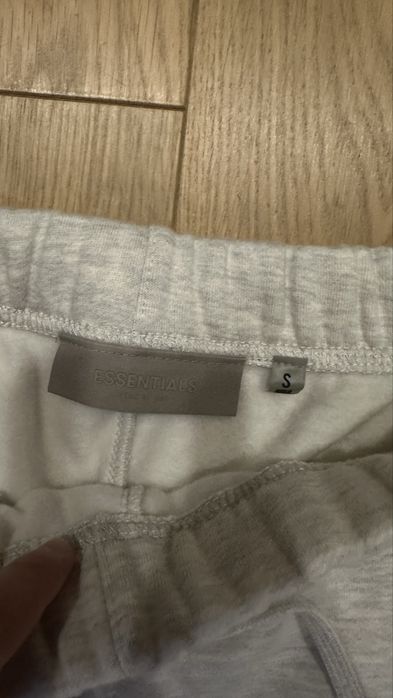 Шорти essentials