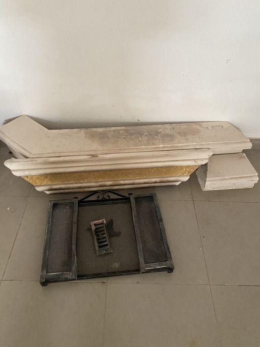 Estrutura de lareira aberta em pedra