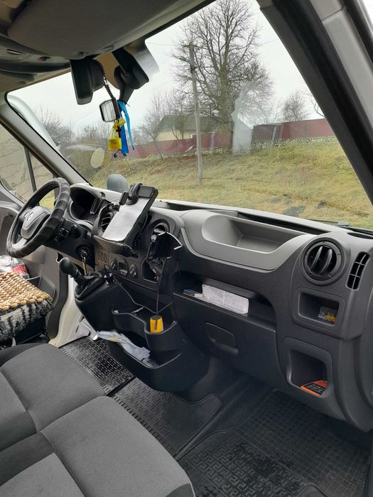 Автомобіль Рено Мастер 3