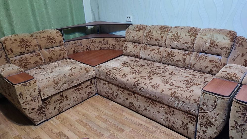 Диван кутовий + крісло ( в подарунок столик-пуфік)