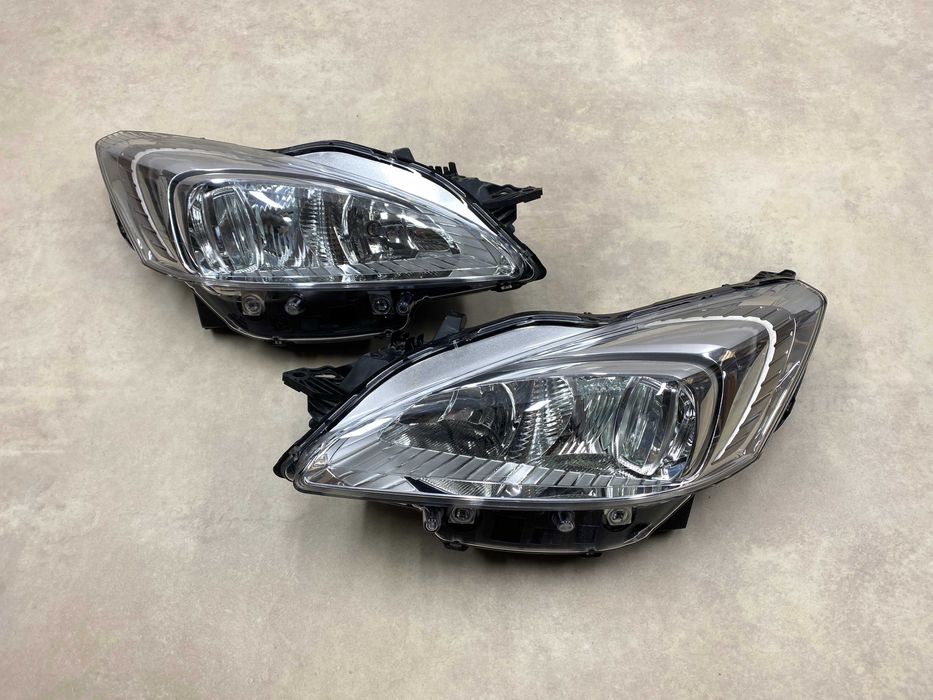 Передні фари Peugeot 508
