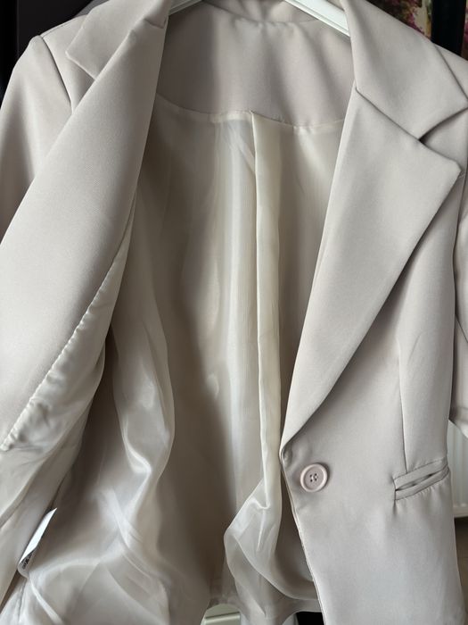 Damska marynarka beżowa