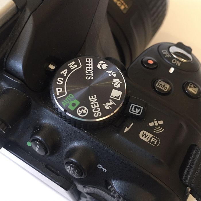 NIKON D5300 + AF-S Dx 18-55 VR + bolsa