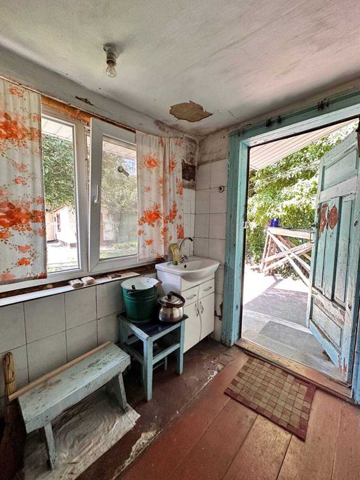 Продаж частини будинку, Вокзальна.