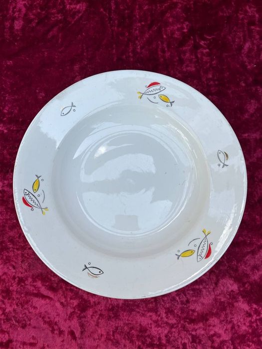 Миска ,тарелки разные  Буды.