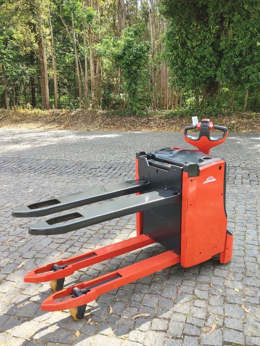 2100€+IVA Porta Paletes Linde T16 L  , C elevação a 750mm ( empilhador Stacker )