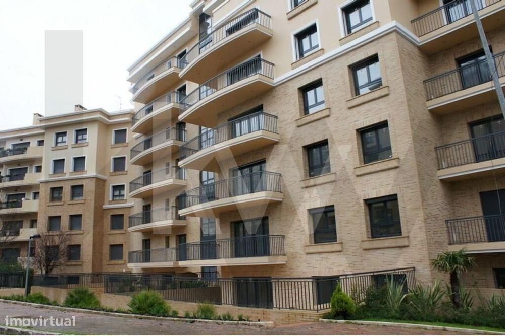 Apartamento T3 para arrendar na Quinta do Almirante